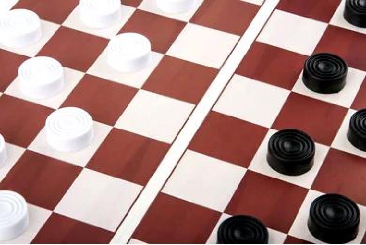Психология игры в шашки: понимание ее влияния на здоровье мозга